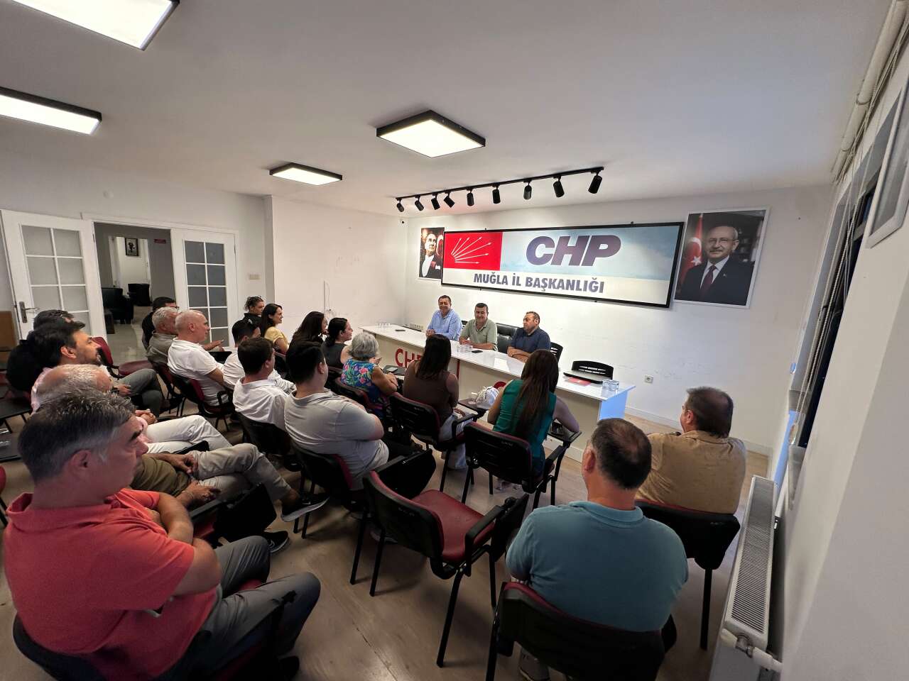 ​Mürsel Alban’ın Katılımıyla CHP Muğla İl Yönetimi Toplandı 2